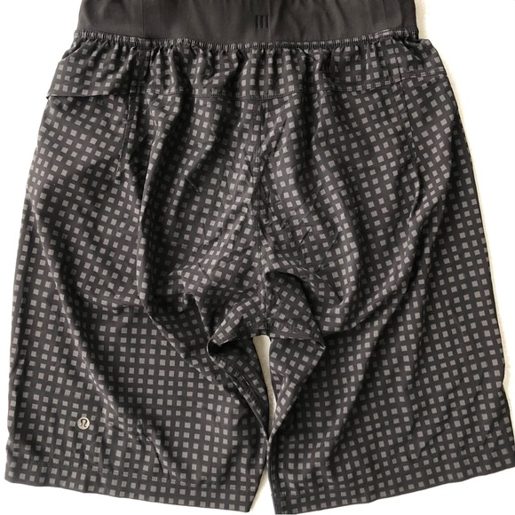 Lululemon T.H.E. Linerless Short 11" Size M - Picture 5 of 8